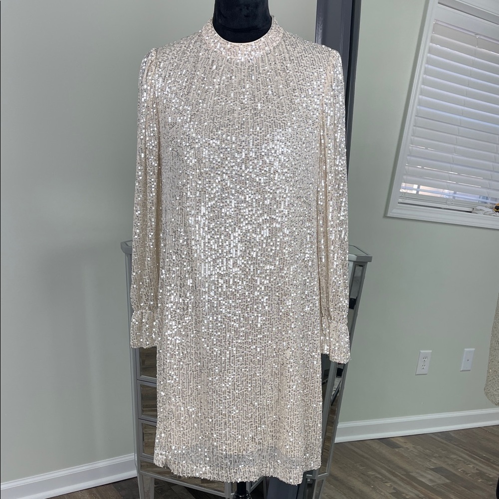 Julia Jordan Long Sleeve Sequin Dress in Cream Ladies Size 8